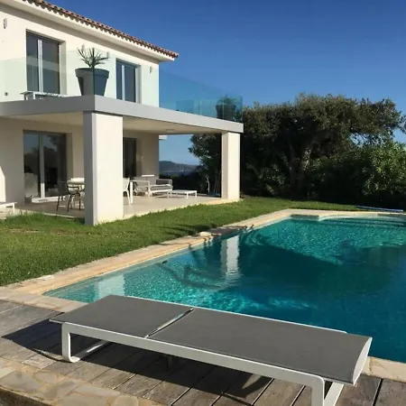Brise Marine Villa *