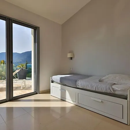 Brise Marine Villa *